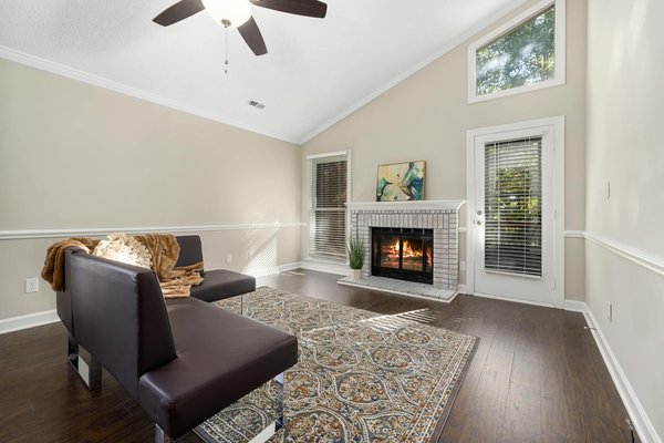 Revamp unused corners: create a charming reading nook in your uk home